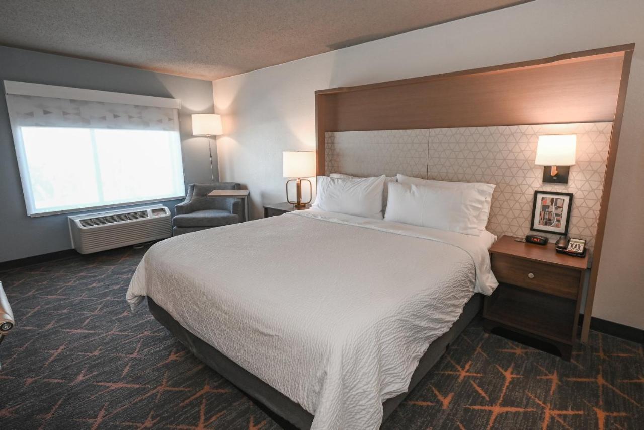 Holiday Inn Cleveland-Mayfield By Ihg Extérieur photo