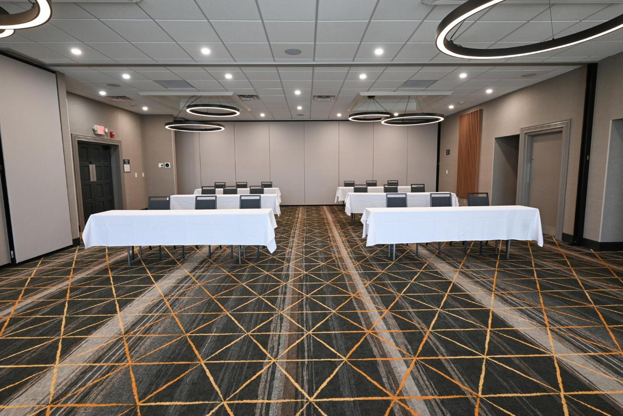 Holiday Inn Cleveland-Mayfield By Ihg Extérieur photo