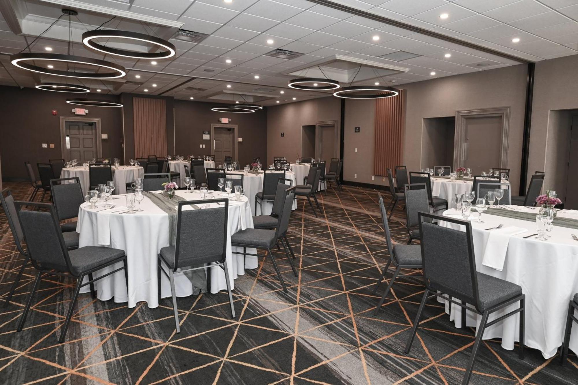 Holiday Inn Cleveland-Mayfield By Ihg Extérieur photo