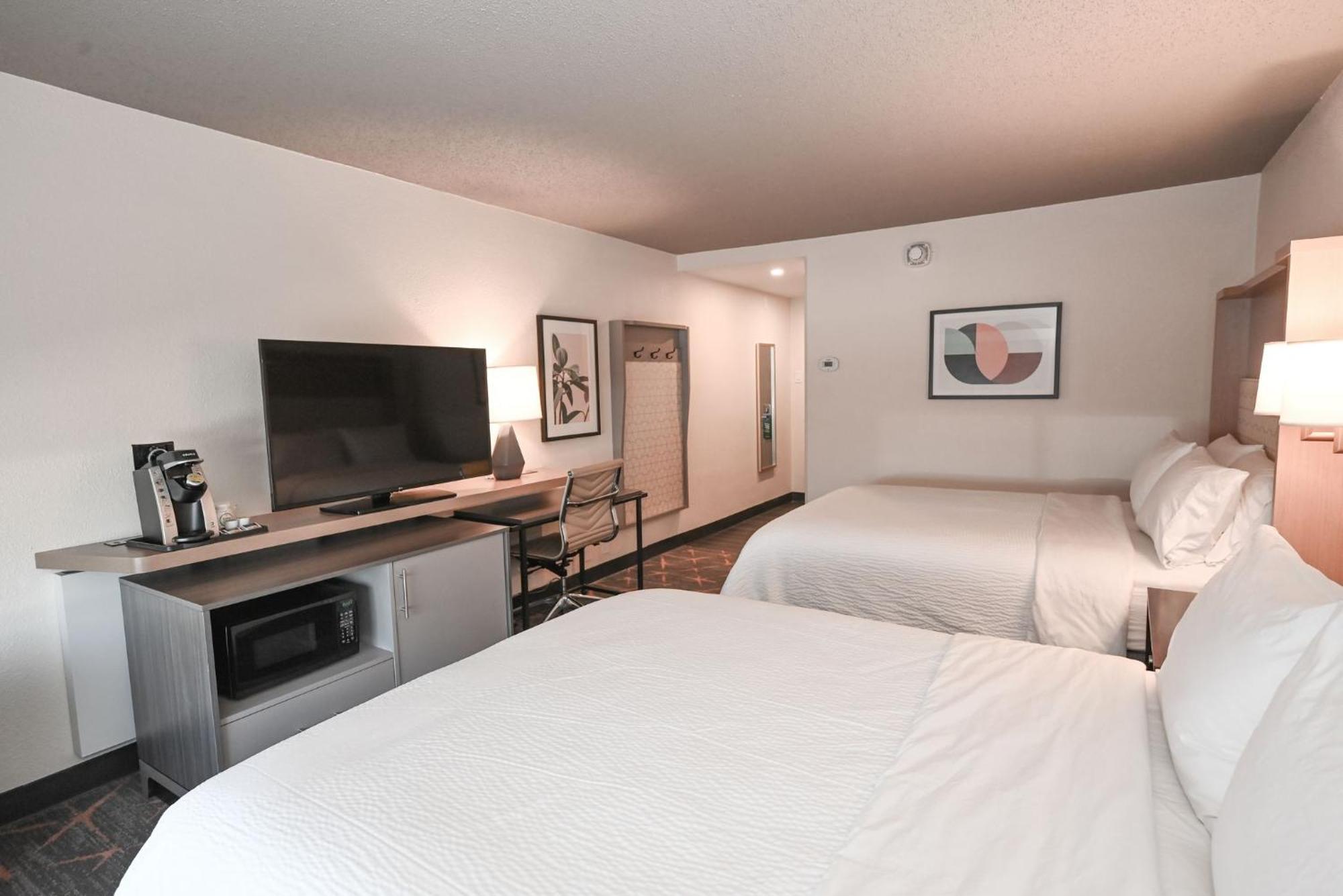 Holiday Inn Cleveland-Mayfield By Ihg Extérieur photo